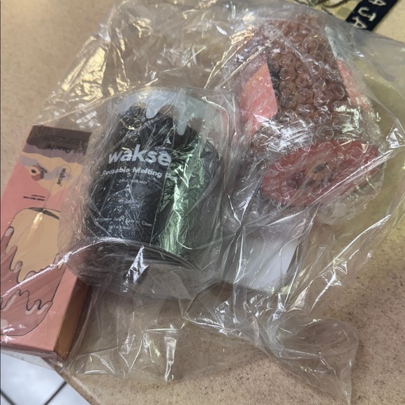 Just Peachy Hard Wax Beans and Melting Pot Set with hard wax pop - Picture 10 of 10